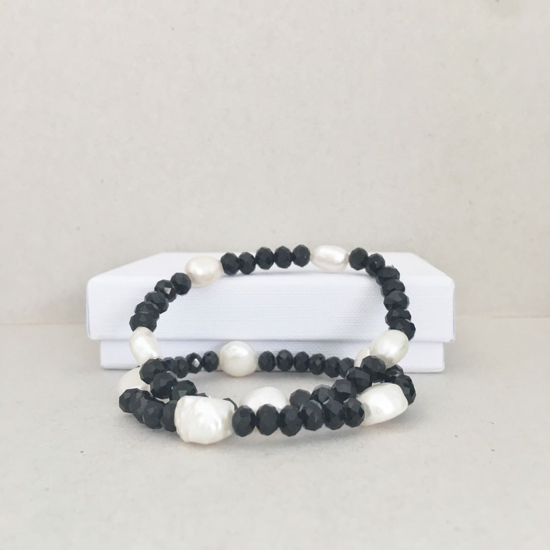 Bracelet with Black Crystal and Freshwater Pearl - Image 3