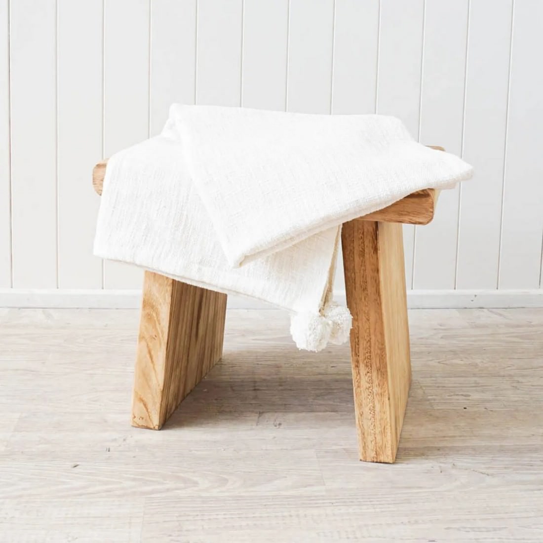 White Throw Fumiko 125x150 - Image 2