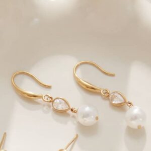 18k gold pvd plated inverted teardrop crystal and glass pearl drop earrings
