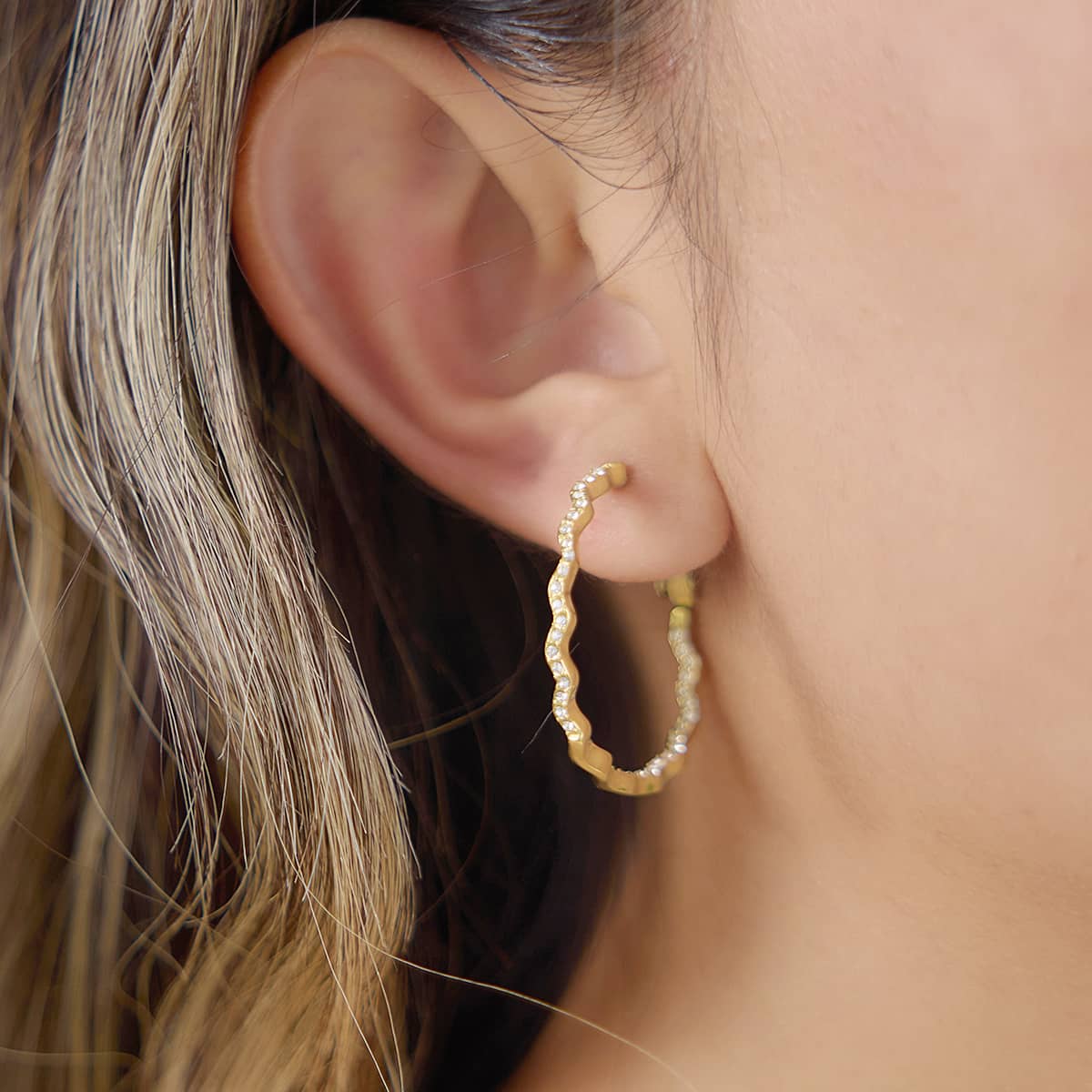 Crystal Twist Hoop Earrings 18k Gold Plated - Image 3